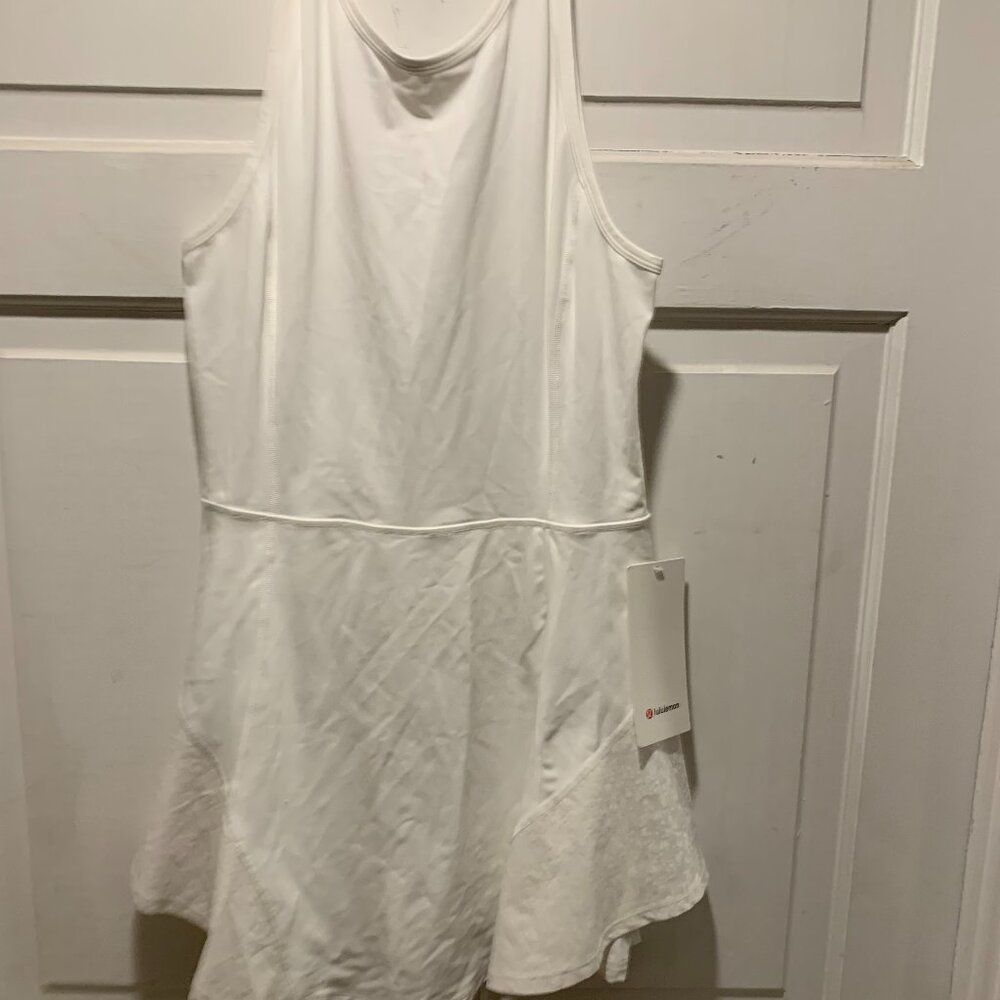 lululemon~ NWT!!~ (Retail: $118)  Serene Stride Dress